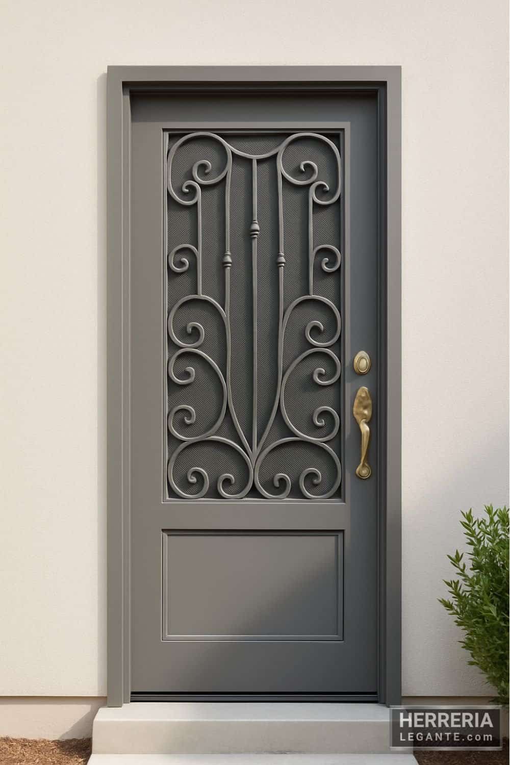 Puerta gris con diseño de curvas sobre muro liso color crema en entrada moderna minimalista