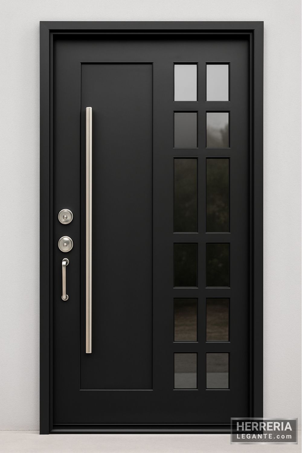 Puerta de herrería negra con panel de vidrios cuadrados y manija metálica vertical en fondo gris claro