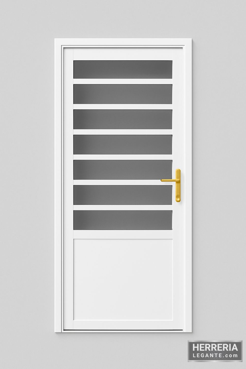 puerta de herrería blanca con múltiples franjas horizontales de vidrio y manija dorada sobre fondo gris claro